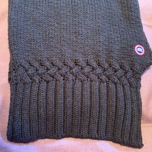 Canada Goose merino wool long scarf grey